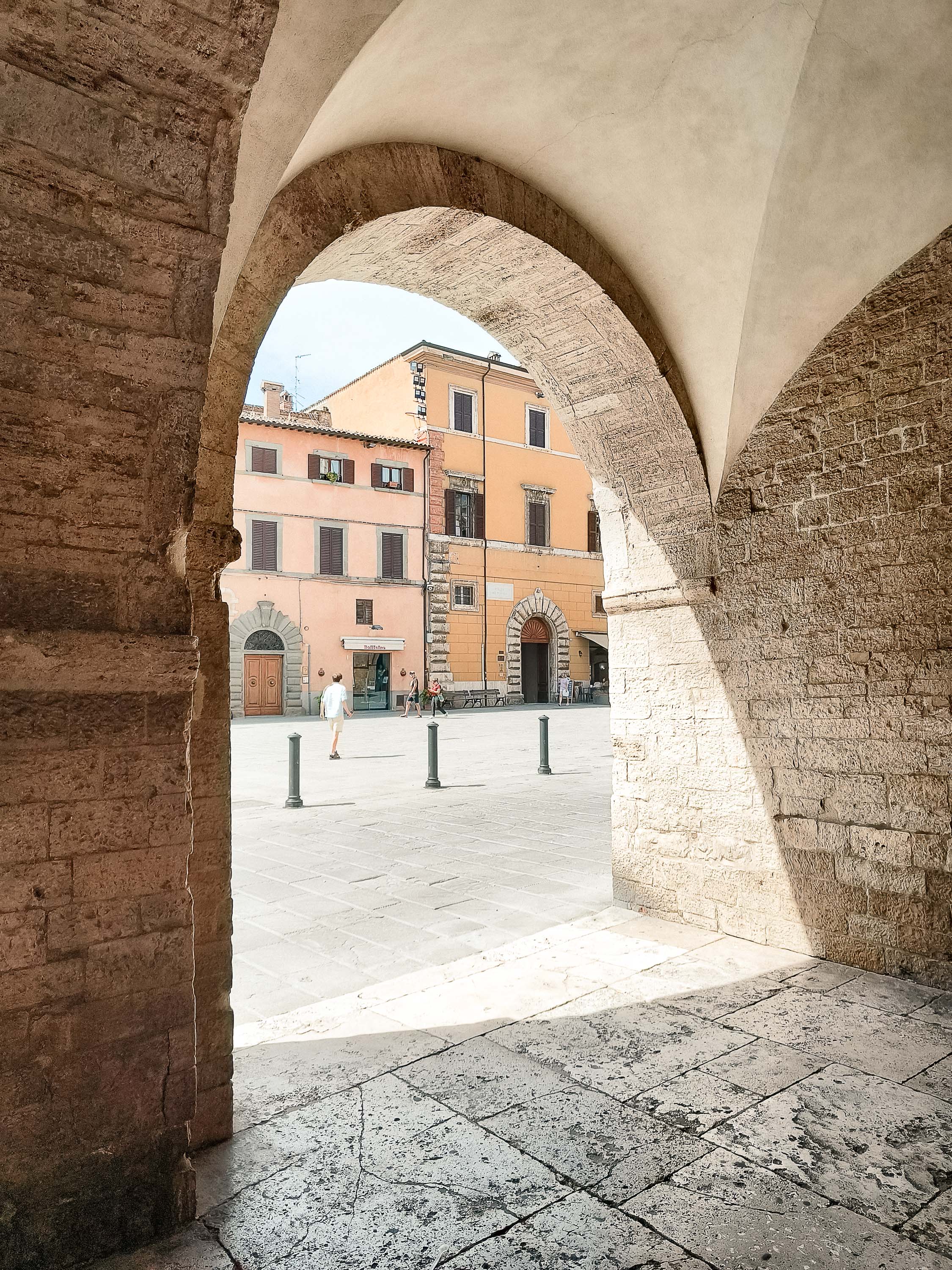 Todi Medieval Film Location | Pristine Umbrian Architecture — photo 2